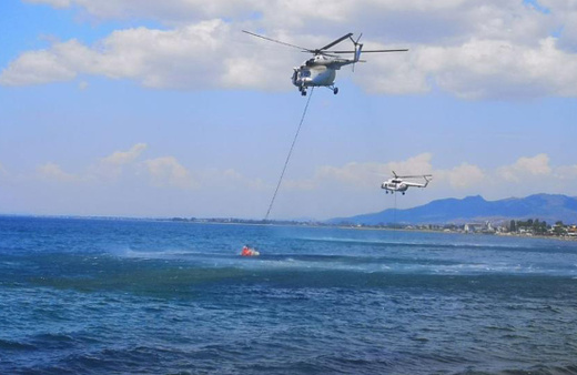 İzmir Dikili'de yangın! Karadan ve havadan müdahale ediliyor