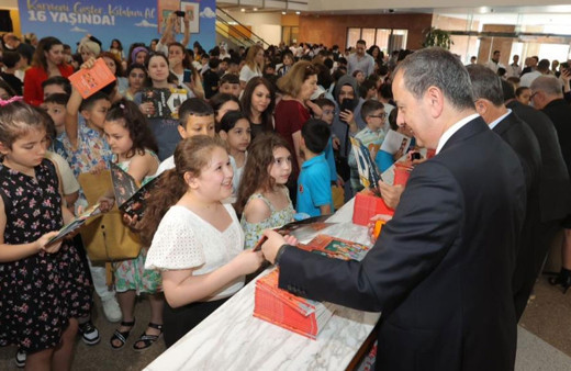 İş Bankası'nın ‘Karneni Göster Kitabını Al’ kampanyası 16 yaşında