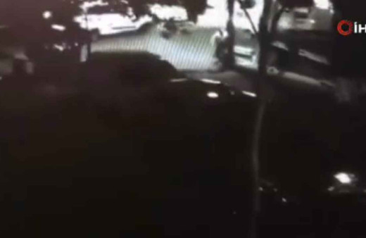 Sokak ortasında dehşet! Tartıştığı komşusunu silahla vurdu o anlar kamerada