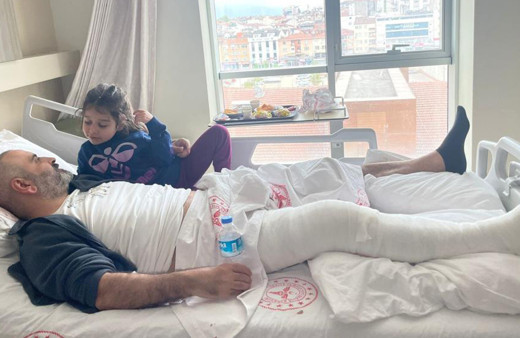 Avukata polis şiddeti: Tatil dönüşü kabusu yaşadı! Darp edildi, bacağı iki yerden kırıldı...