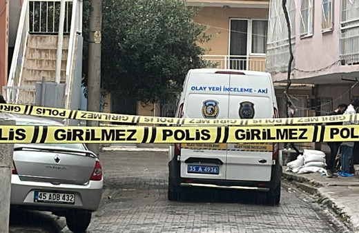 İzmir'de bir evde derin dondurucuda 4 kişinin cesedi bulundu