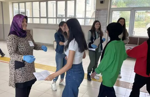 YKS'nin ikinci oturumu AYT sona erdi! Yine kimliğini unutan ve geç kalanlar oldu