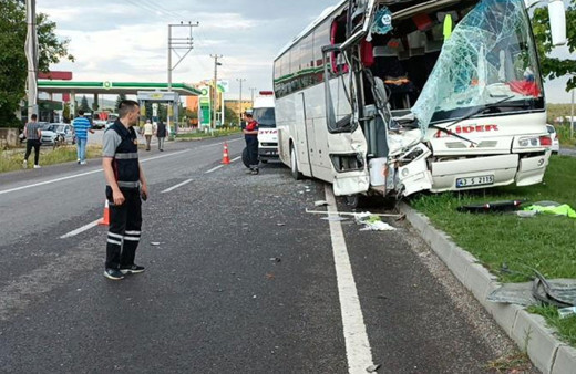 Kütahya'da trafik kazası: 11 yaralı