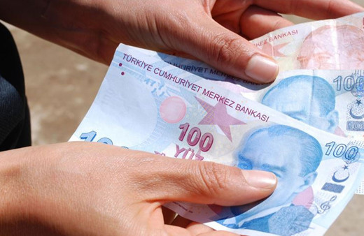 İzmir'de üzerinden 42 bin lira sahte para çıkan kişi tutuklandı!