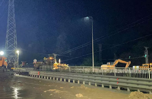 Trabzon-Gümüşhane kara yolu ulaşıma kapatıldı