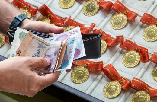 Altın fiyatlarında büyük deprem geliyor! Önce düşecek sonra 1.800 lirayı görecek! O güne dikkat!