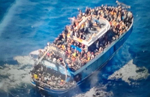 Yunanistan açıklarındaki göçmen faciası: Yunan ekipler suçlanıyor