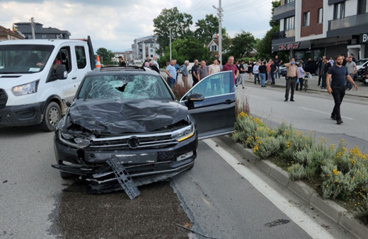 Düzce'de elektrikli bisiklet sürücüsü kazada öldü! O anlar kaydedildi!