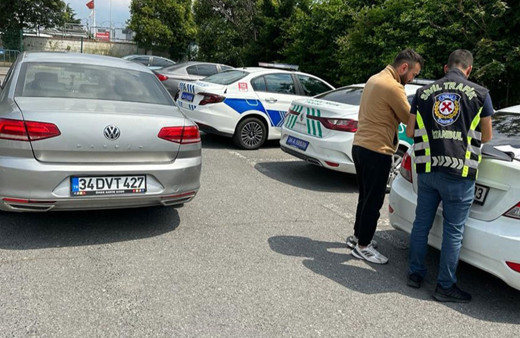 İstanbul'da makas atan sürücüye 8 bin 128 TL ceza!