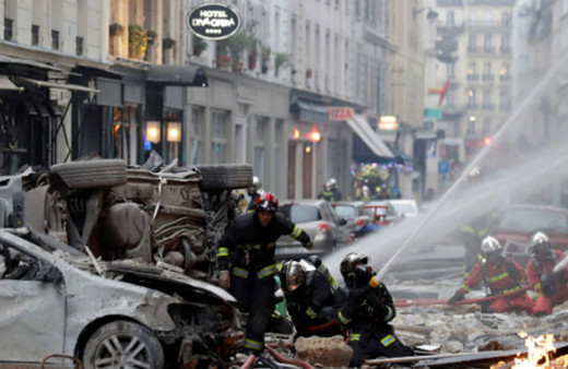 Paris'te doğal gaz patlaması: Çok sayıda yaralı var