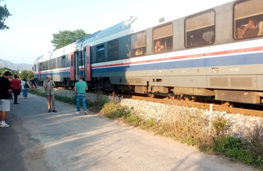 Aydın'da yolcu treninin çarptığı 2 yaşındaki çocuk öldü