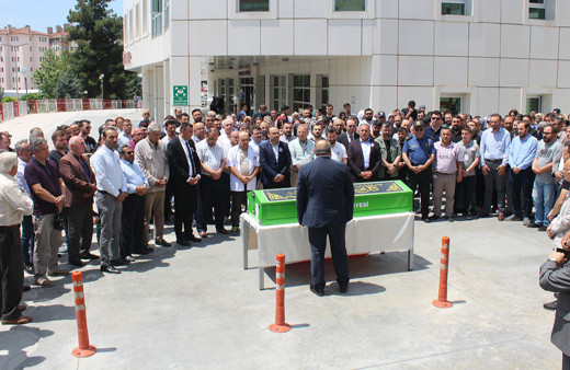 Kastamonu'da motosikletin çarpmasıyla ölen doktor toprağa verildi