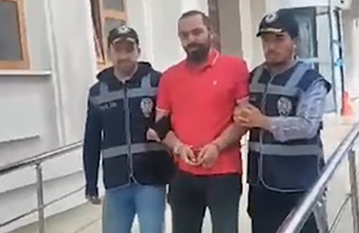 Kral dairesinden cezaevine: 'İstihbaratçıyım' yalanıyla dolandırdı, elmaslarla birlikte yakalandı!