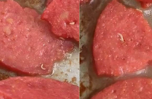 Kızartırken neye uğradığını şaşırdı! Marketten aldığı sucuğun içinden kurtçuk fışkırdı