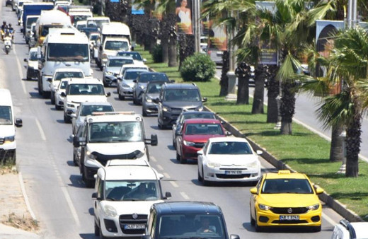Bayrama 5 gün kala Bodrum'a akın başladı! 1 günde 25 bin araç giriş yaptı: 24 saate çıkarıldı!