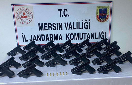 Mersin'de silah kaçakçılığı operasyonunda yakalanan 4 zanlı tutuklandı