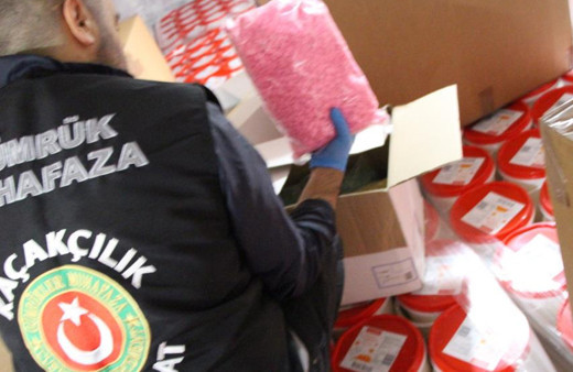 Türkiye'ye giriş yapmak üzereydi! Kapıkule'de bir tırdan uyuşturucu fışkırdı