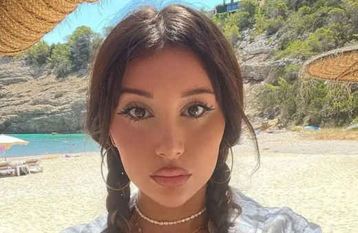 Türkiye'ye tatile gelen manken çırılçıplak vaziyetteyken hayatının şokunu yaşadı