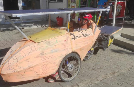 Güneş enerjili bu araçla, Fransa’dan Türkiye’ye geldi!