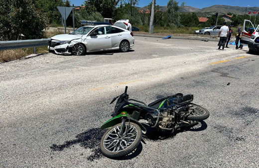 Isparta'da otomobille çarpışan motosikletin sürücüsü öldü