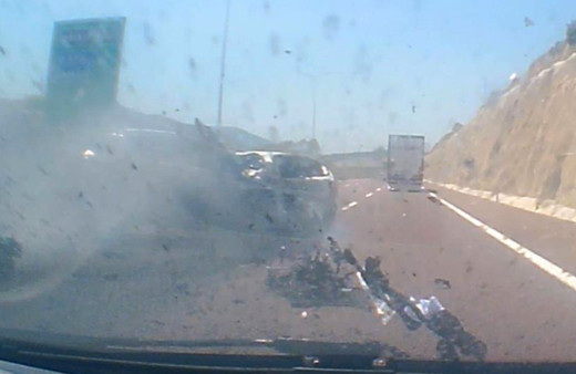 Otoyoldaki feci kaza araç kamerasında