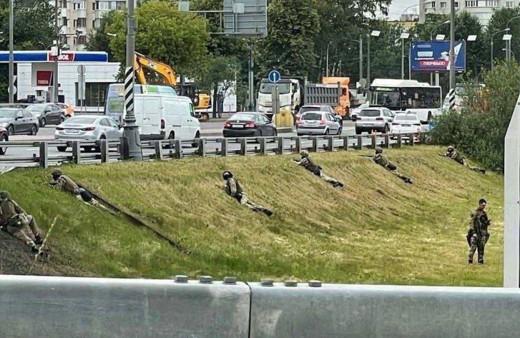 Rusya'da Wagner krizi sürüyor: Moskova'da askerler siper aldılar