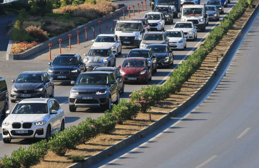 Akın akın geliyorlar! Bodrum'a 48 saatte 50 bin araç giriş yaptı