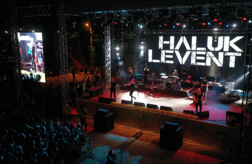 Haluk Levent, 11. Uluslararası Soli Güneş Festivalinde sahne aldı