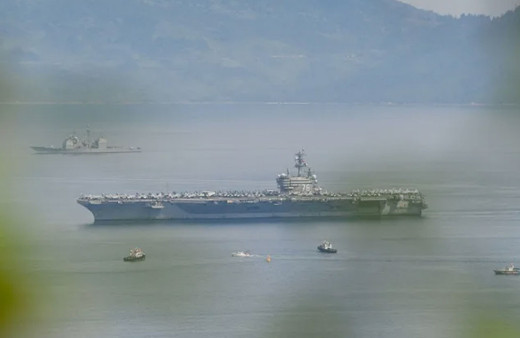 ABD'den Çin'e karşı Vietnam'a uçak gemisi gönderdi