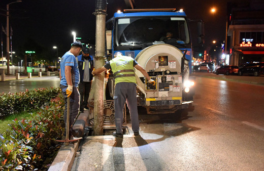 Şehir uykuda, BUSKİ iş başında