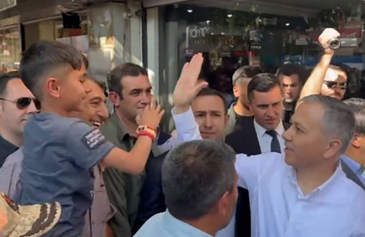 İçişleri Bakanı Ali Yerlikaya Van'da! Kurban Bayramımız mübarek olsun