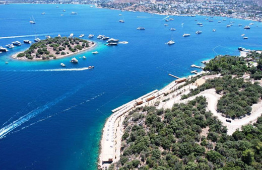 Bodrum'da sosyetenin en ünlü koyuna Bakanlık halk plajı yaptı!