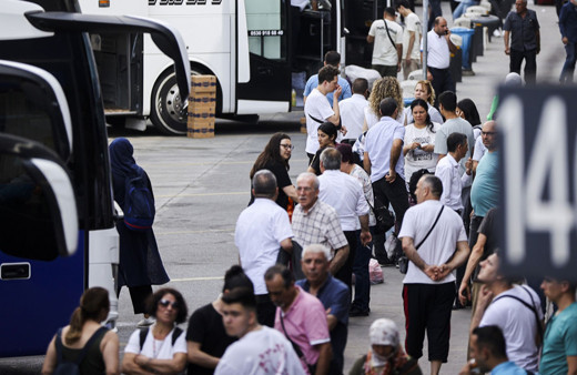 Büyük İstanbul Otogarı'nda arife günü yoğunluk azaldı
