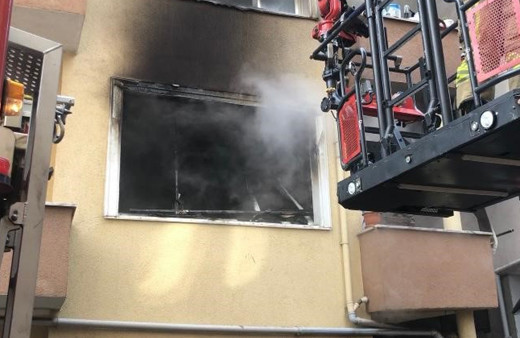 Pendik’te bayram günü korkutan yangın! 5 kişi mahsur kaldı