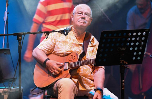 Bülent Ortaçgil'in 50'inci sanat yılına büyük ilgi