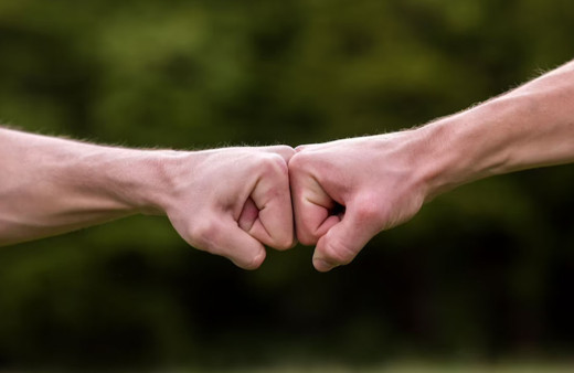 Afyonkarahisar'da kardeşler arasında arazi kavgası: 9 kişi yaralı!