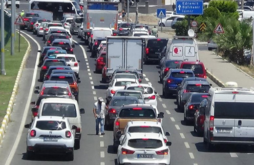 Kuzey Ege’de trafikte dönüş yoğunluğu başladı!