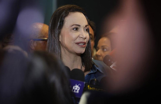 Venezuela'da muhalefet adaylarından Machado'ya 15 yıl siyasi yasak verildi!