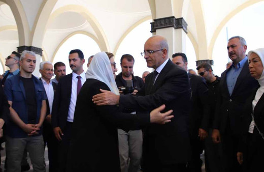 Fatma Şahin'in hayatını kaybeden babası Mustafa Kıymık toprağa verildi