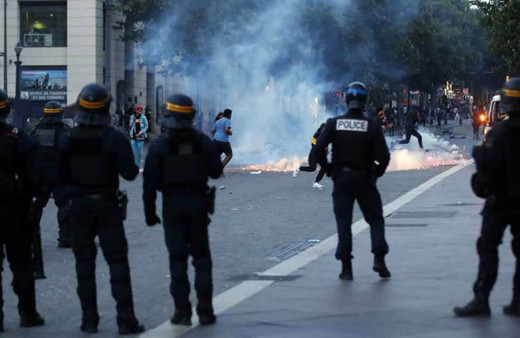 Fransa’daki protestolar şiddetini arttırdı