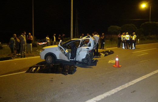 Samsun’da seyir halindeki otomobil önündeki araca çarptı: 3 ölü, 2 yaralı
