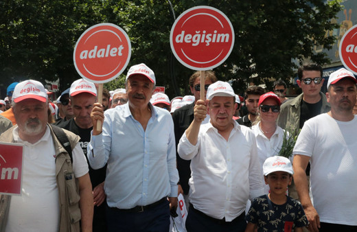 Tanju Özcan, CHP Genel Merkezi'ne yürüyor! Kılıçdaroğlu'nu o koltuktan indirmeye gidiyorum
