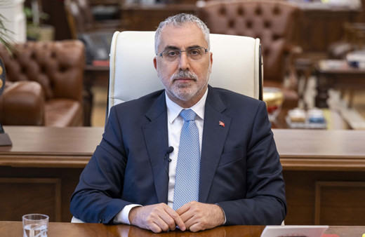 Çalışma Bakanı'ndan memur maaş zammı açıklaması! İşte masadaki zamlı maaş rakamları...