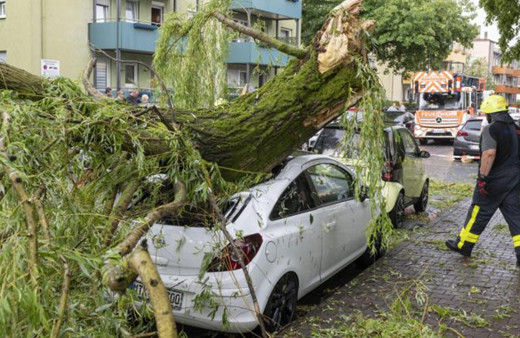 Almanya’da etkili olan fırtına nedeniyle 1 kişi öldü