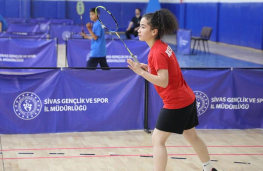 ANALİG badminton grup müsabakaları Sivas’ta başladı