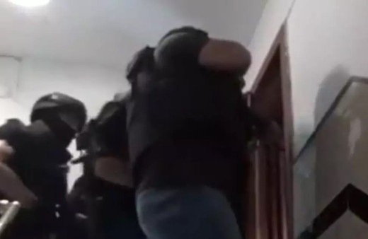 HDP Esenyurt ilçe binasına operasyon! Örgütsel dokümanlar ele geçirildi