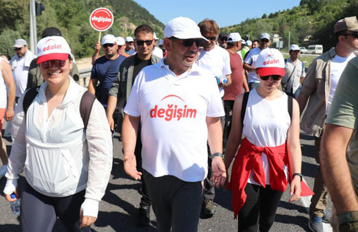 Tanju Özcan Ankara'ya varmak üzere! Gün vererek çağrıda bulundu: "CHP’nin önüne bekliyorum"