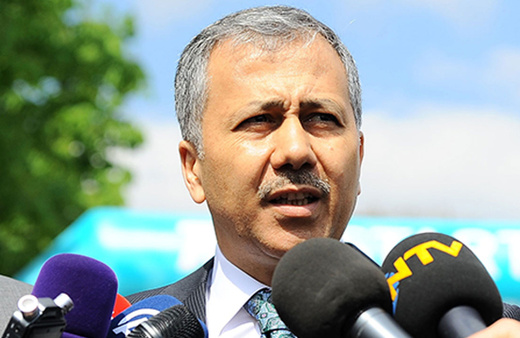 İçişleri Bakanı Yerlikaya, Kürtçe tiyatro yasağını yasakladı