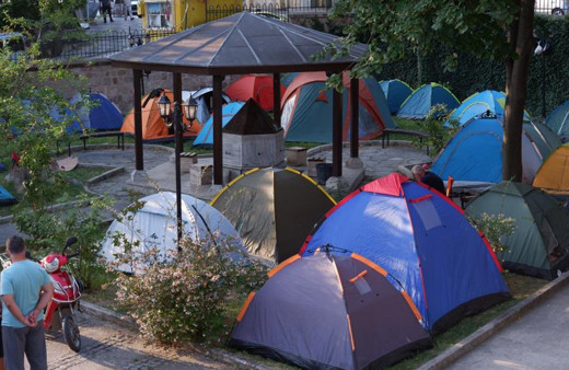 Kente akın ettiler otellerde yer kalmadı! Güreş sevdalıları, meydanlarda çadırlarda uyudu