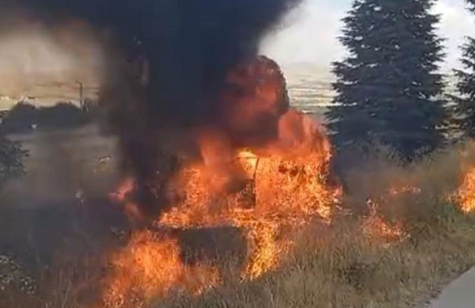Malatya'da kontrolden çıkarak devrilen araç alev alev yandı!